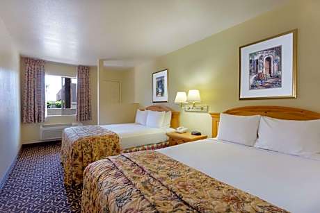 One-Bedroom Suite with Two Queen Beds - Non-Smoking