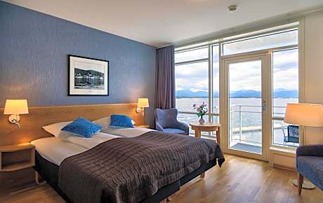 Fjord view room with balcony
