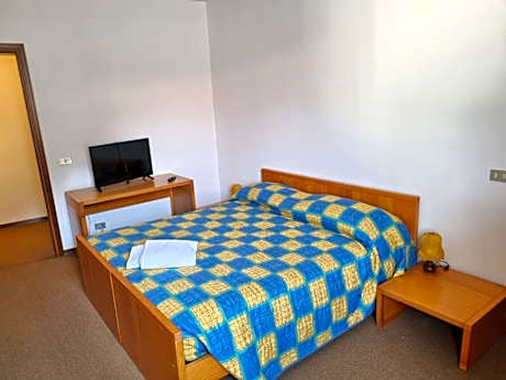 Double or Twin Room with Private Bathroom