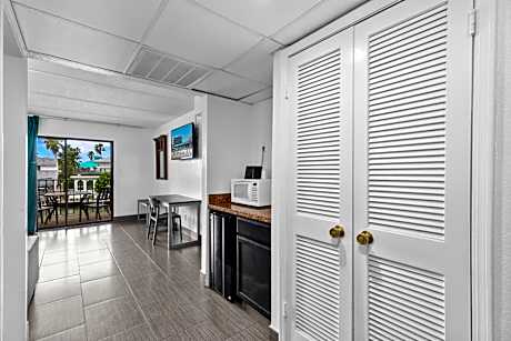 King Suite - Non Smoking