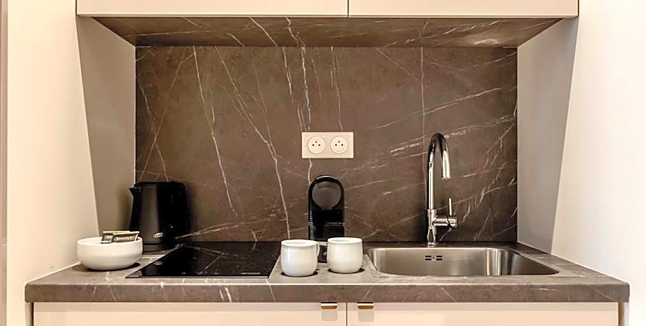 Suites FL By Sweett