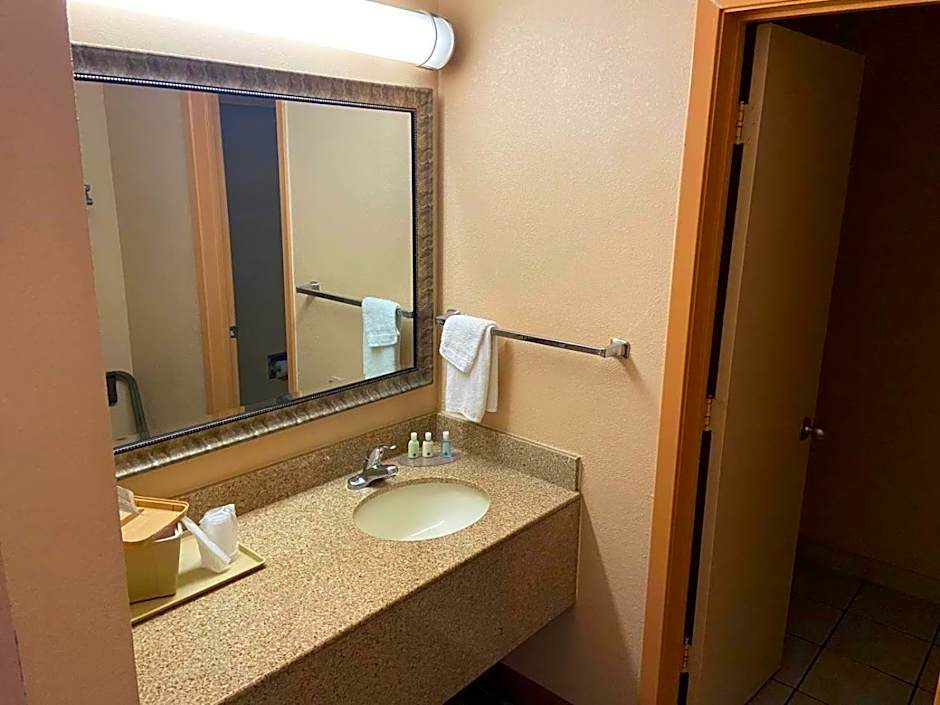 Quality Inn West Medical Center
