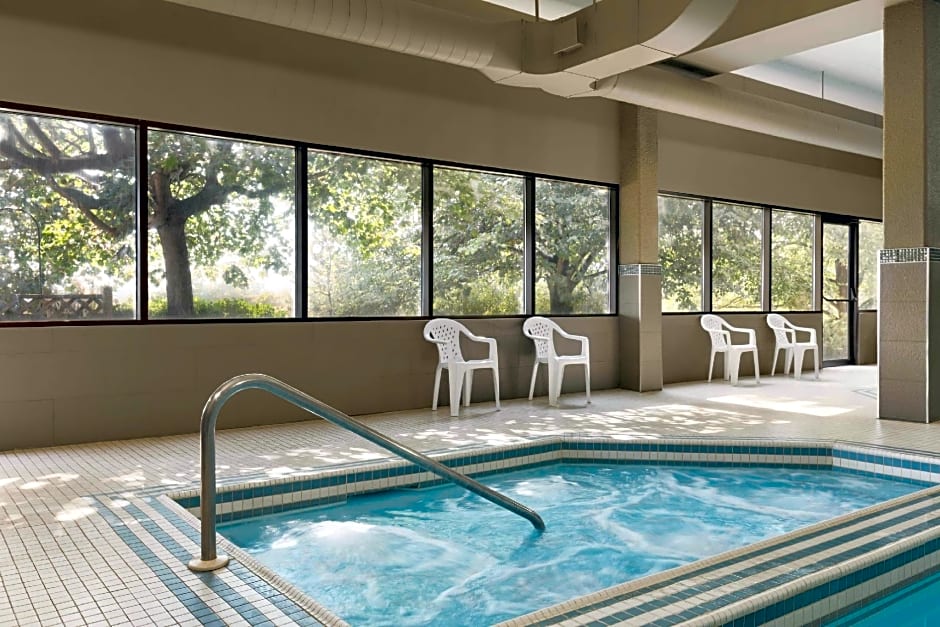 Travelodge by Wyndham Toronto East