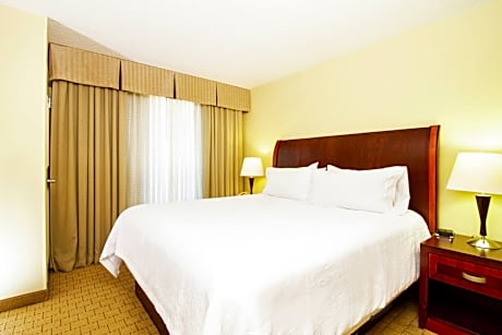 King Room with Accessible Tub - Mobility Access