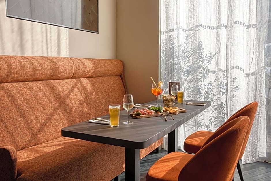 Best Western Plus Up Hotel & Bar
