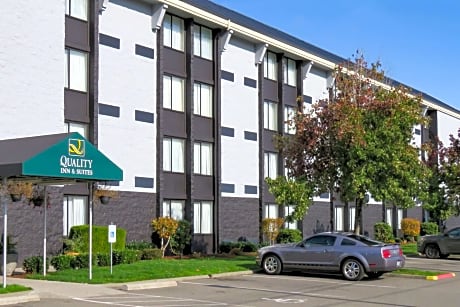 Quality Inn & Suites Everett