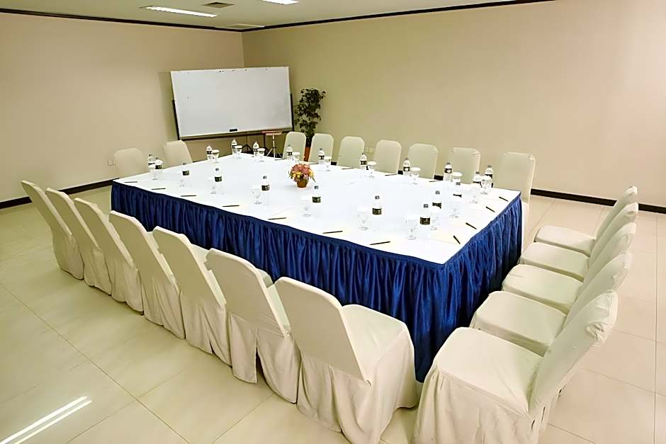 Makassar Golden Hotel