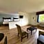 Tricove Inn & Suites