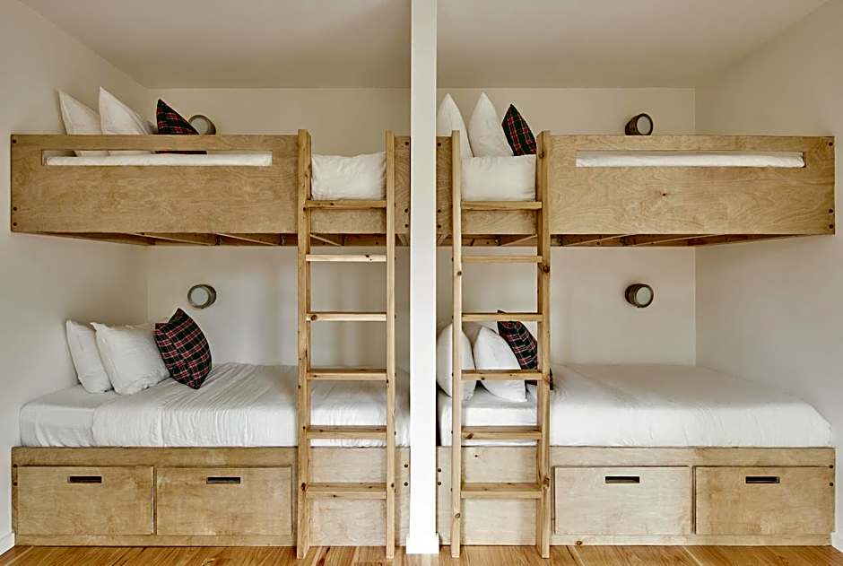 Modern North Bruce Waterfront Lion's Head