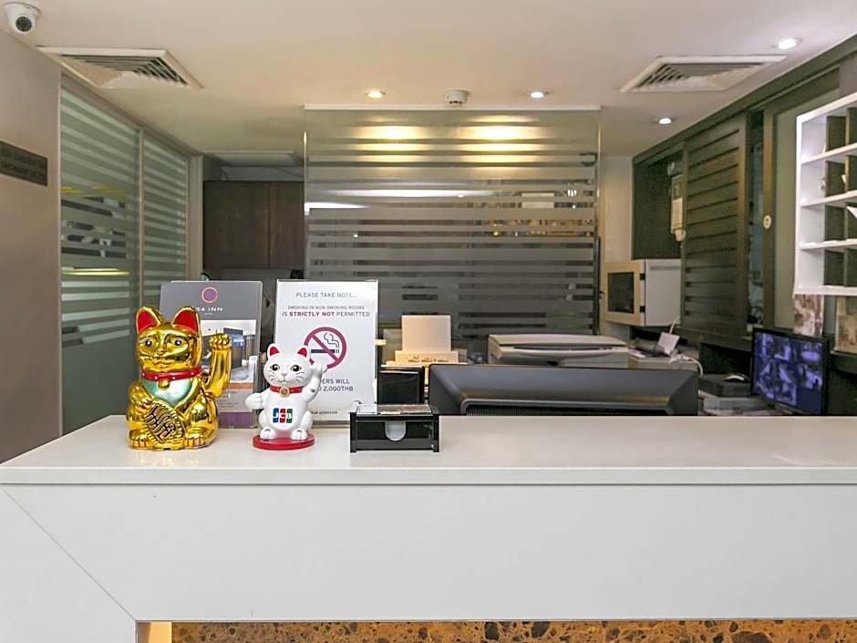 24 Inn at BTS Phrom Phong