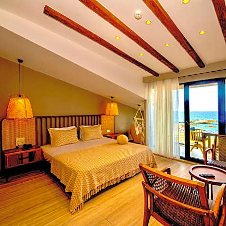 Queen Room with Sea View