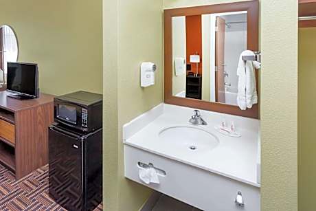 Double Room - Disability Access - Non-Smoking