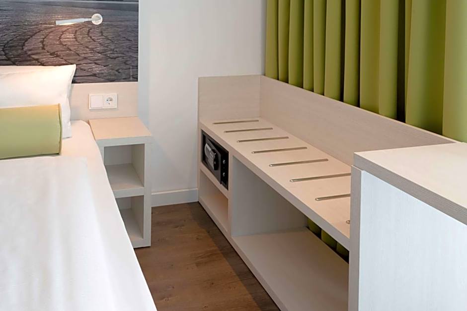 Super 8 by Wyndham Dresden