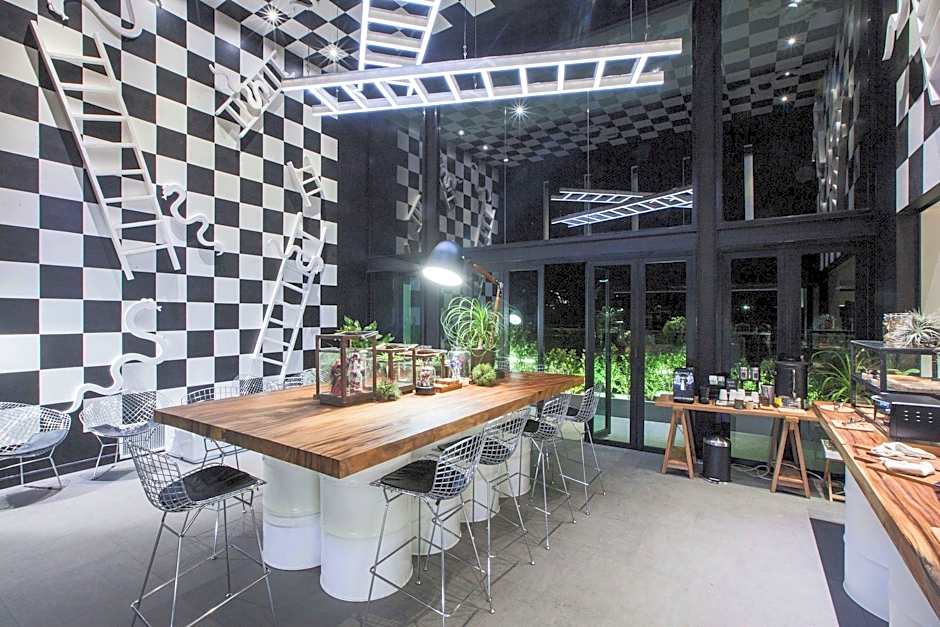 Blu Monkey Hub And Hotel Phuket