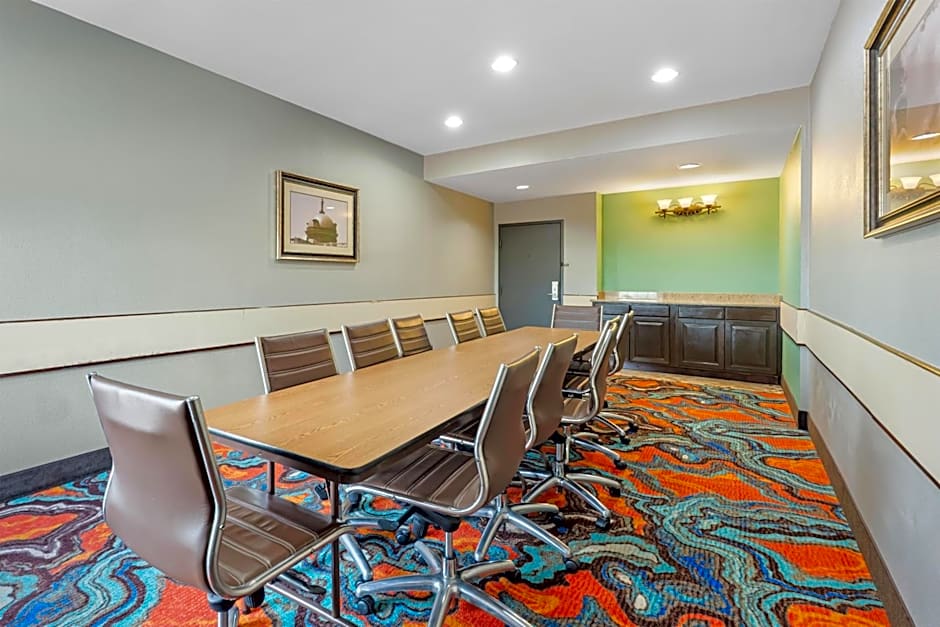 Best Western Plus Georgetown Inn & Suites
