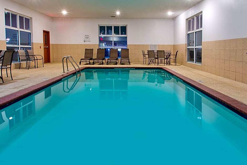 Holiday Inn Express Hotel & Suites Alvarado By IHG