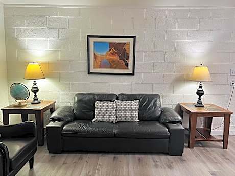 Lake Powell Motel & Apartments