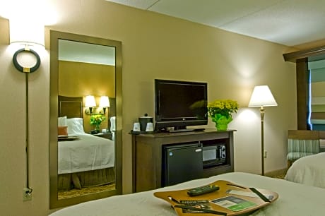 Room with Two Queen Beds - Non-Smoking