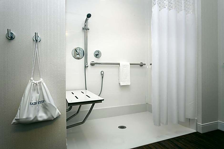 Hampton Inn & Suites Seattle/Northgate