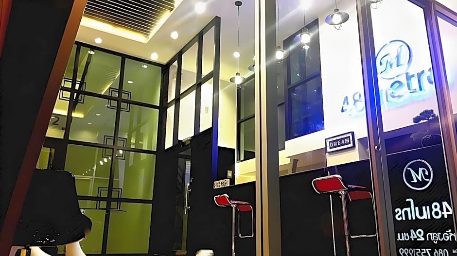 48 Metro Hotel