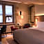 Les Armures Hotel