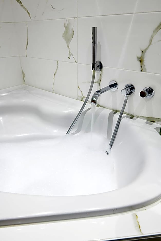 Pont du Chalon Hôtel and Restaurant