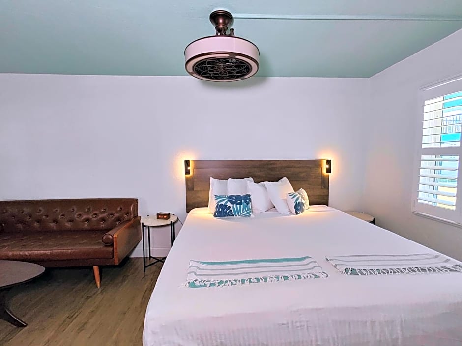Tahitian Beach Resort – Treasure Island, FL