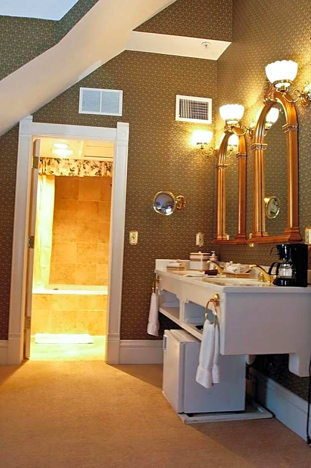 Cliff House at Pikes Peak