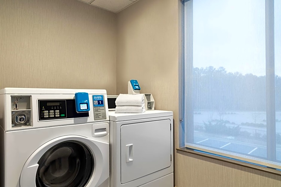 Holiday Inn Express Hotel & Suites Opelika Auburn, an IHG Hotel