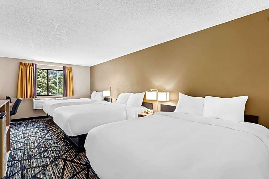 Foto 1 dari 1 — Quadruple Room - Non Smoking