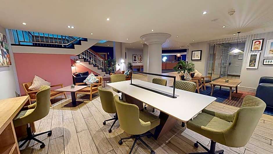 Holiday Inn Cardiff City By IHG