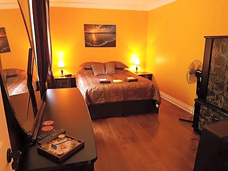 Superior Queen Room with Private Bathroom