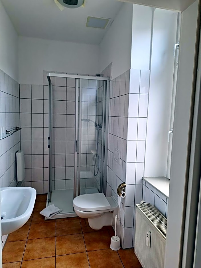 Ryde & Hyde Budget Hotel