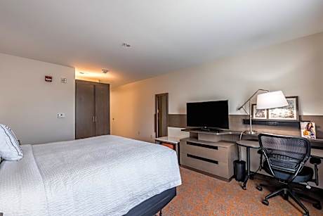 King Room - Hearing Accessible