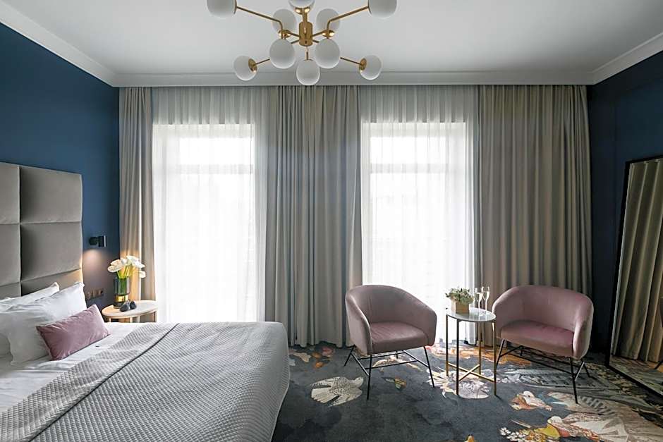 Queen Boutique Hotel