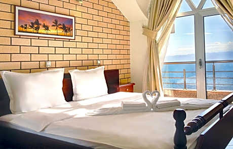 Double or Twin Room with Lake View