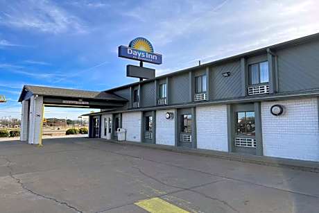 Days Inn by Wyndham Salina I-70