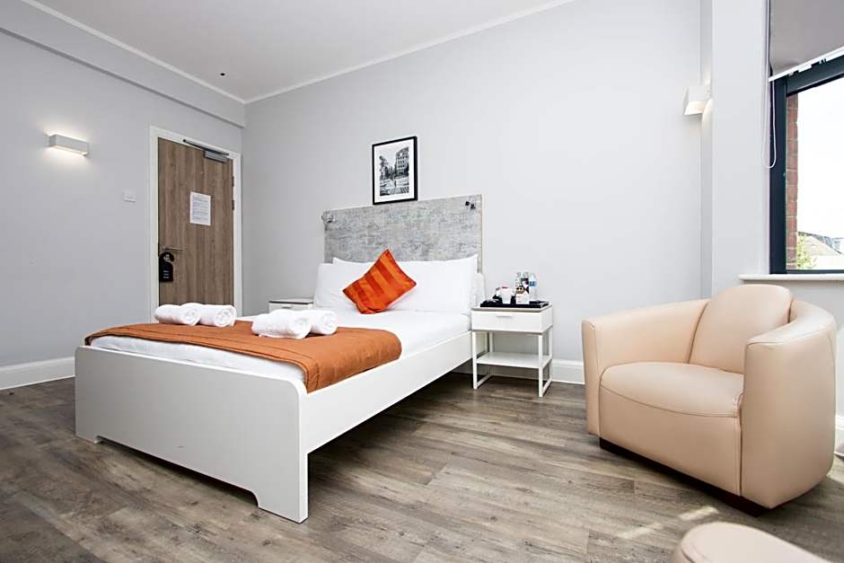 Westciti Caroco Aparthotel