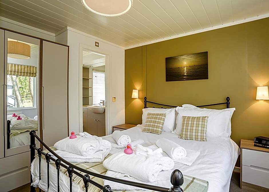 Woodside Coastal Retreat