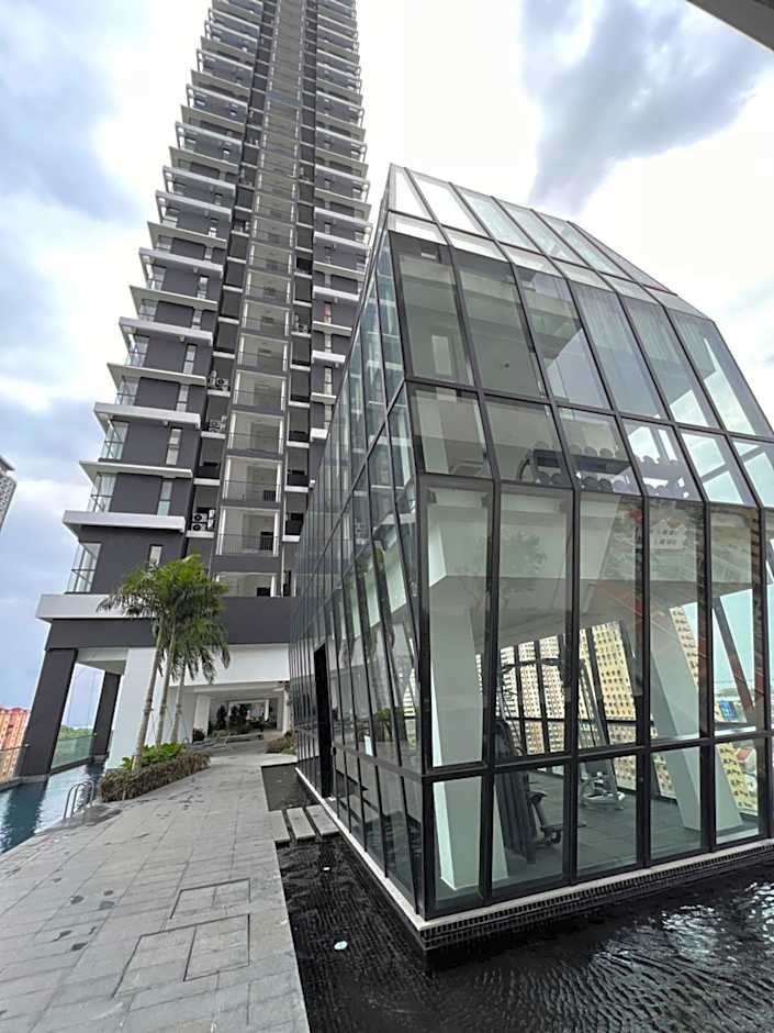 Georgetown Urban Family & Baby-Friendly Home with Skypool Seaview