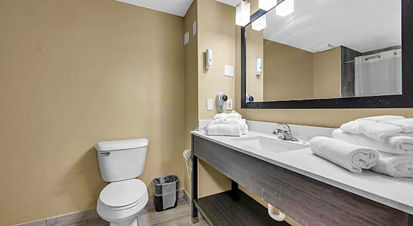 Suburban Extended Stay Roseville – Roseville, MI