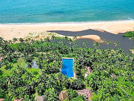 Neeleshwar Hermitage Hotel