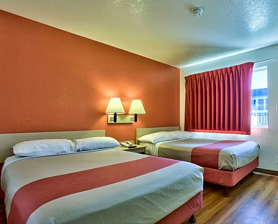 Motel 6-Flagstaff, AZ - Butler