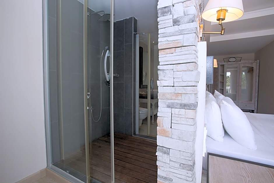 Dedeminn Marina Hotel