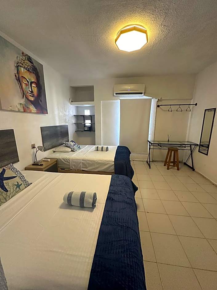 Suites Brisa Marina - atrás de Playa Regatas y el Malecón, 6 calles del Acuario