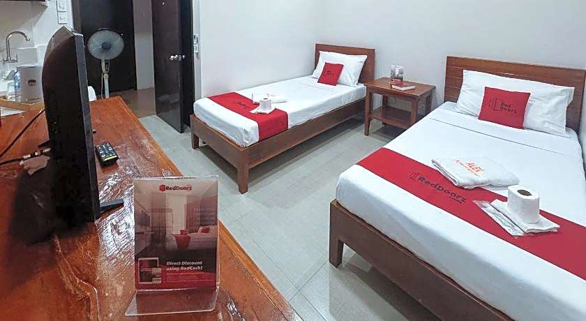 RedDoorz @ Sta Cruz Naga City