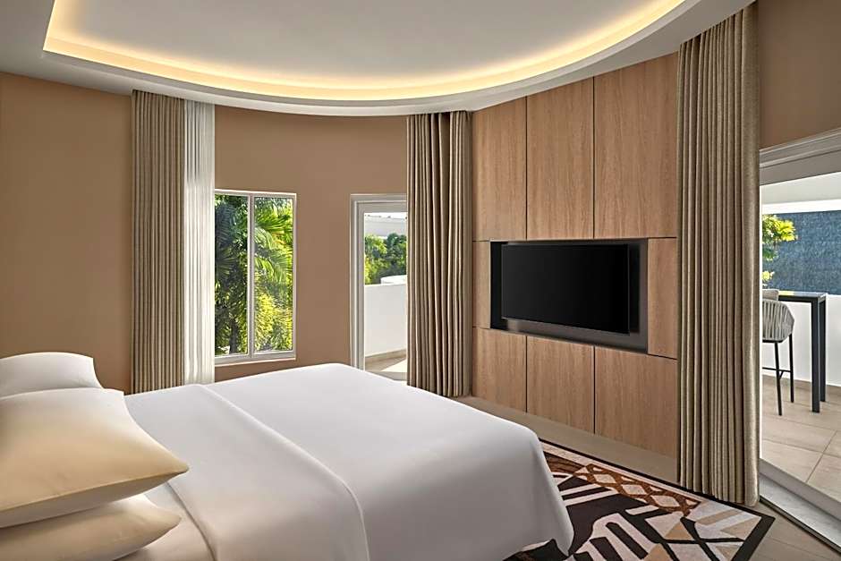 Sheraton Samoa Aggie Grey's Hotel & Bungalows