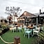 Cat & Lion Country Pub and Hotel