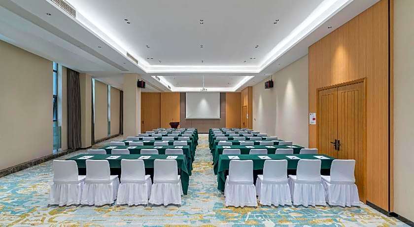 Holiday Inn Express Huangshi Cihu Lake By IHG