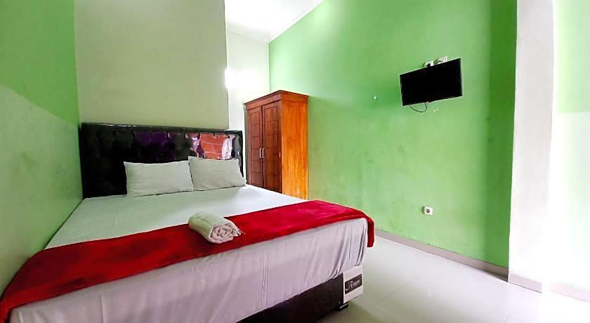 Harmony House Syariah near Alun Alun Pati Mitra RedDoorz